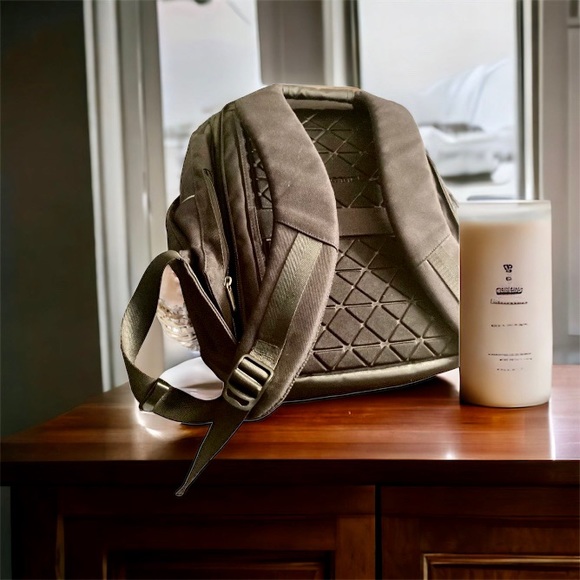 NEW Back Pack/Phone Charger - Picture 3 of 5